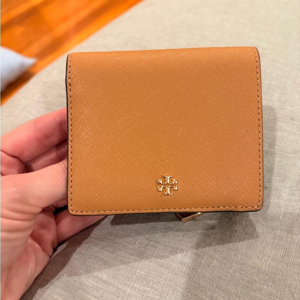 Tory Burch Camel Leather Card Holder - Picture 6 of 6